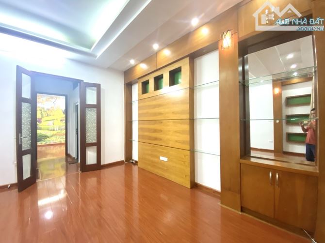 BÁN NHÀ P.LÔ PHẠM TUẤN TÀI 65M2 5 TẦNG - KINH DOANH - GARA ÔTÔ 45 CHỖ QUAY ĐẦU