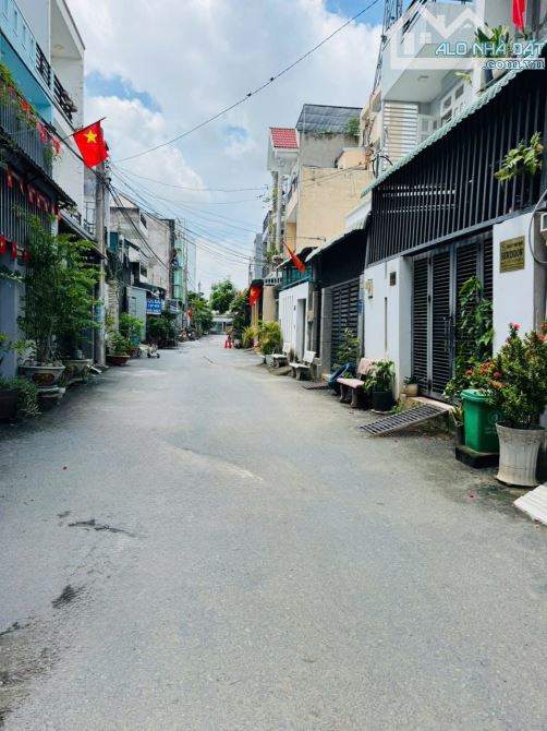 NHÀ LONG TRƯỜNG HẺM XE TẢI THÔNG - KHU PHÂN LÔ ĐỒNG BỘ