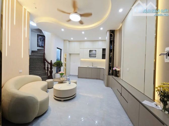 Bán nhà đẹp phố Linh Quang, Đống Đa 36m2x5T Mt:5m, ngõ thông kinh doanh 20m ô tô tránh