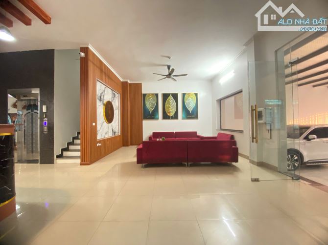 Bán tòa KS 7 tầng TM.gần 300m giá chỉ 11 tỷ hơn. tại Hiệp Hòa-Bắc Giang.mặt tỉnh lộ 295.