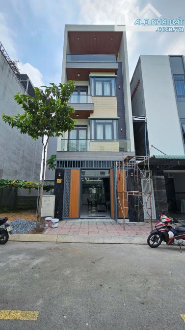 6,2Tỷ TL🔥Bán nhà Hoàn Công 1 trệt 3 lầu, Ngang 5m KDC Phú Hồng Thịnh, p.Bình An, Tp.Dĩ An