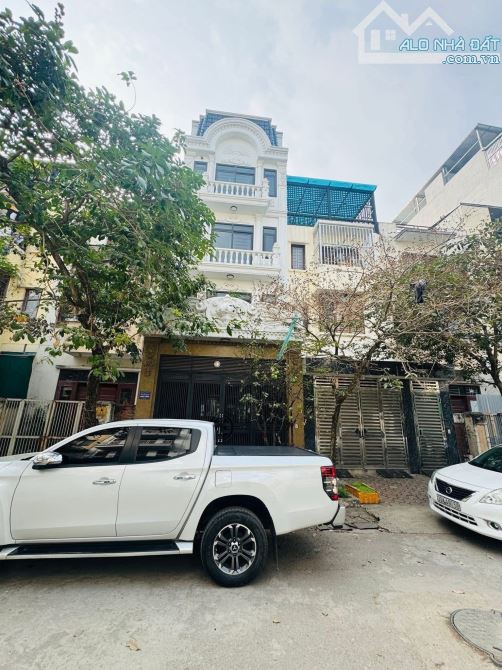 Nhà phân lô Kim Đồng. HM,Gara 2 ô tô, thang máy, vỉa hè rộng, kinh doanh cực đỉnh.68m. 6T