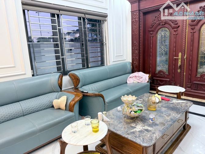 Bân căn biệt thự  DT 180 M Anh Dũng Dương Kinh Hải Phòng