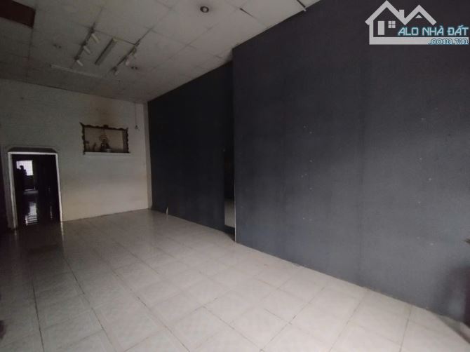 Cho thuê nhà mặt tiền đường Nguyễn Ái Quốc, nhà đẹp, thuận lợi kinh doanh