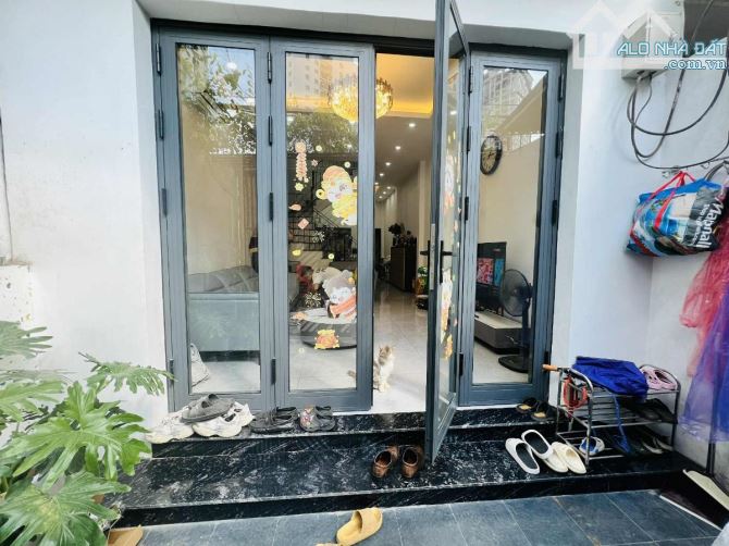 Lạc long Quân nhà đẹp ô tô đỗ cửa 58m 4 tầng Mt 4m giá 15.5 tỷ