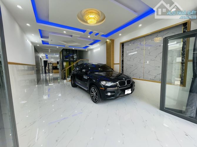 Bán khách sạn 1T3L - 1 tum có thang máy – hẻm ô tô tránh nhau - P.2 DT 141m² – Giá 16.5 tỷ