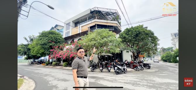 Biệt thự góc 2 mặt tiền đang kinh doanh quán cà phê  doanh thu tốt