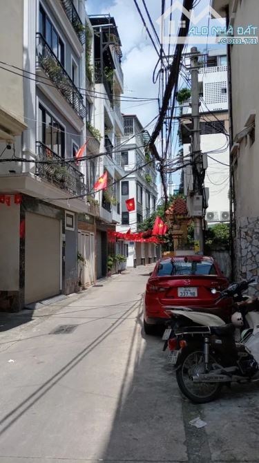 Bán Nhà trung tâm Ngọc Thuỵ 41m 5T MT 4m 10.6 gara ô tô