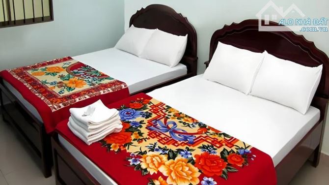 Cần bán khách sạn 1T5L 21PN – P.2 – DT 140m² – Gi38.5 tỷ – Cách biển Bãi Sau chỉ 100m