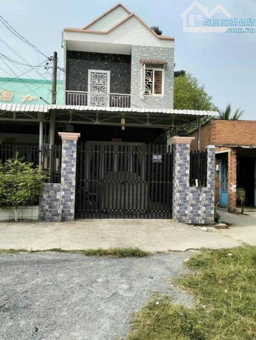 Bán nhà cấp 4 ngay Tân Xuân 6 Hóc Môn 4x18 ( 72m2 ) 650 TRIỆU Sổ hồng riêng sang tên