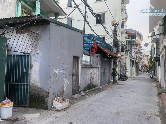 BÁN ĐẤT NGUYỄN KHANG, 2 THOÁNG VUÔNG ĐẸP NGÕ THÔNG OTO 7 CHỖ, 100m MT 5.5m 23 Tỷ