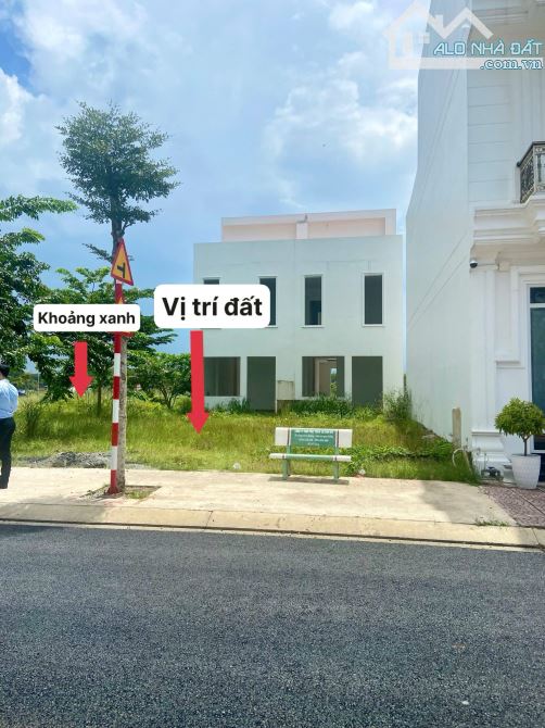Duy nhất lô khoảng xanh- Đối diện trường học, y tế