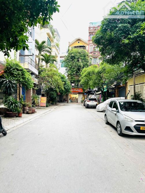 Nhỉnh 3 Tỷ - căn TT phố Minh Khai - DT 35/80M - Oto đỗ chân cầu thang