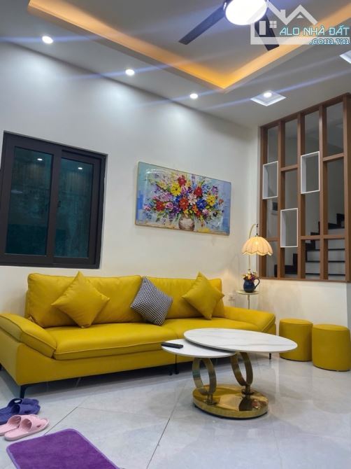 Nhà 5 tầng xây mới – Lô góc, ô tô đỗ cửa, full nội thất – Vị trí vàng Ngô Quyền, Hà Đông”