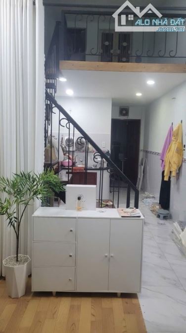 🌹 NHÀ ĐẸP – VỊ TRÍ KINH DOANH – NHANH MỚI KỊP -DT 45M2-2 TẦNG - HẺM 8M-CHỈ 3 TỶ 950 tr TL