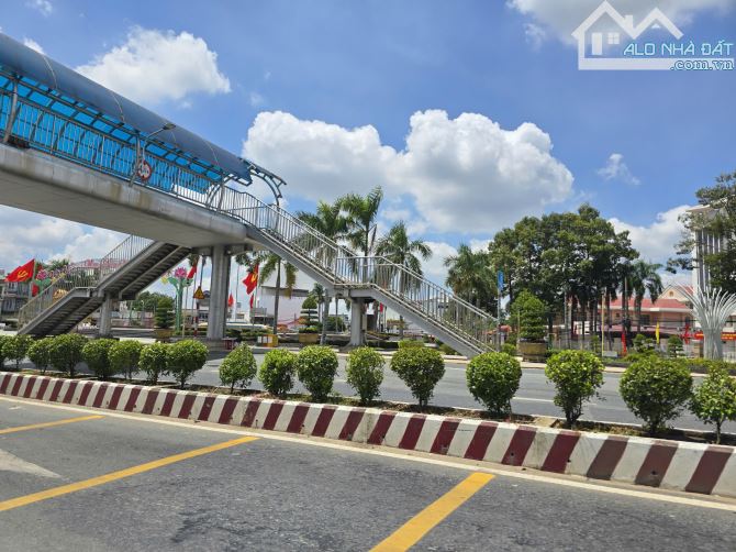 Bán thật không bốc phéc (230m2 có 99m2 ở đất thô thị )giá 950Tr ngay chợ trảng bàng
