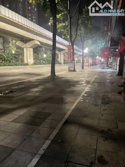 Bán nhà chính chủ mặt phố Quang Trung, vỉa hè rộng. Kinh doanh đỉnh