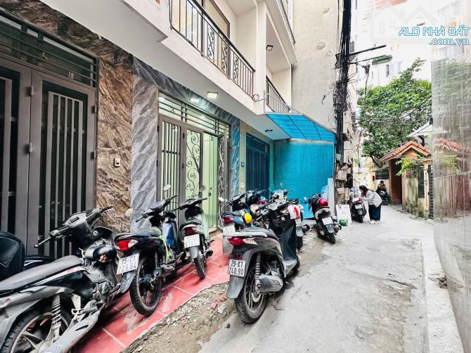 CẦU GIẤY BÁN TÒA CHDV 7 TẦNG, 85m², MẶT TIỀN 6.96m, GIÁ 27 TỶ, DÒNG TIỀN 100 TR/THÁNG.