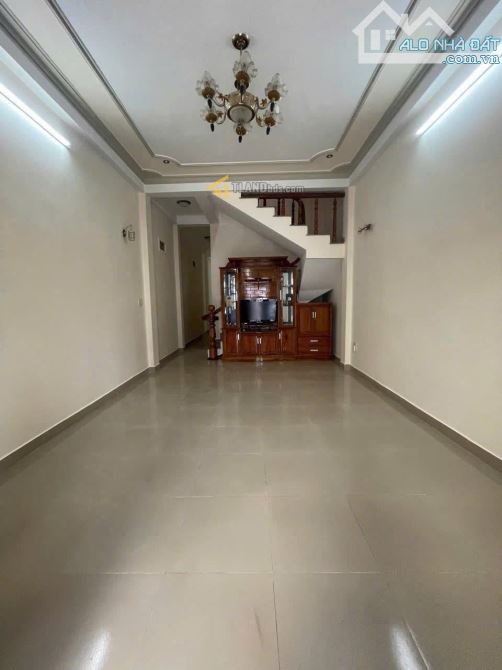 Nhà bán P.Xuân Hương, Đà Lạt sổ riêng xây dựng - đường ô tô