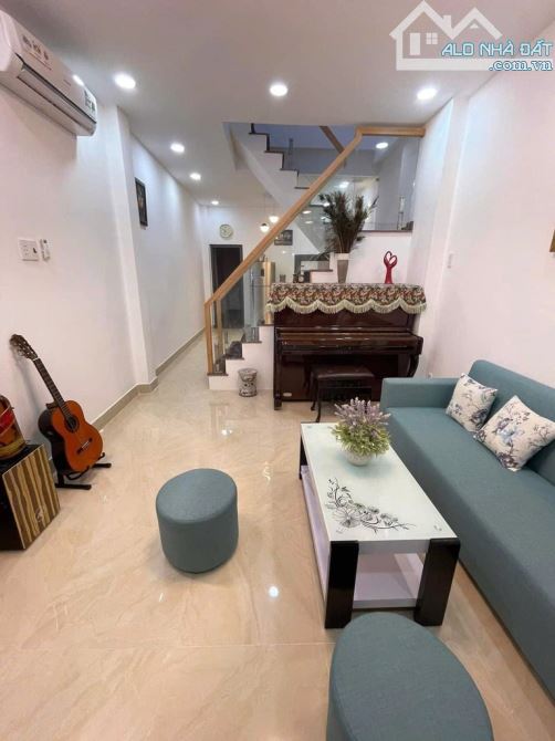 Bán nhà phường 21 quận bình thạnh nhà 42m2 hẻm xe hơi đổ cửa gần quận 1 chỉ 7,4 tỷ