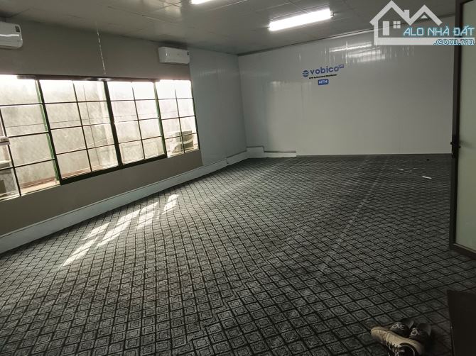 Cho thuê tòa nhà 9 tầng + hầm Trần Thái Tông – Cầu Giấy, 126m², MT 7.2m, giá 240 tr/tháng