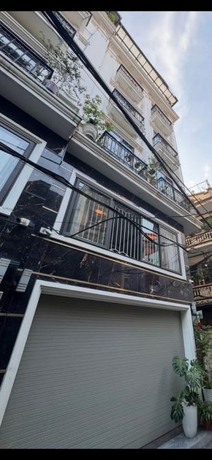 Nhà dân xây - Phố Bồ Đề - có Gara ô tô - sổ đẹp vuông - 52m