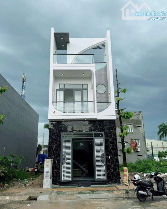 Nhà 1 trệt 1 lầu Tp. Hồ Chí Minh (mới)