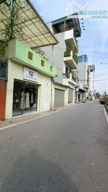 Bán Nhà Phố Cổ Linh -Tư Đình: Ngõ Thông, Gần Trường,Chợ, Sát Cầu Trần Hưng Đạo.