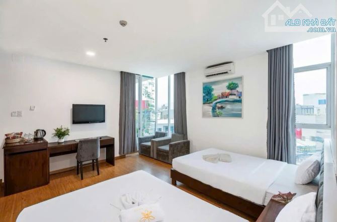 Bán khách sạn 2 mặt tiền đường Đống Đa, trung tâm Hải Châu