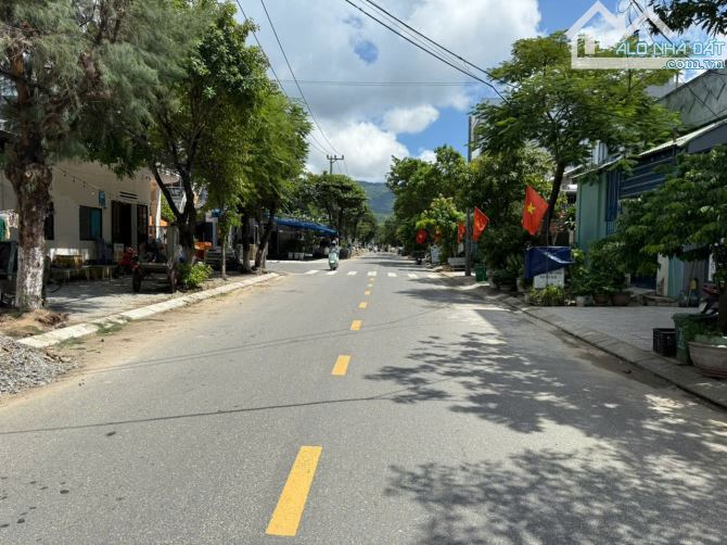 Bán đất 2 mặt tiền đường Võ Duy Ninh, Sơn Trà cách biển chỉ 300m.
