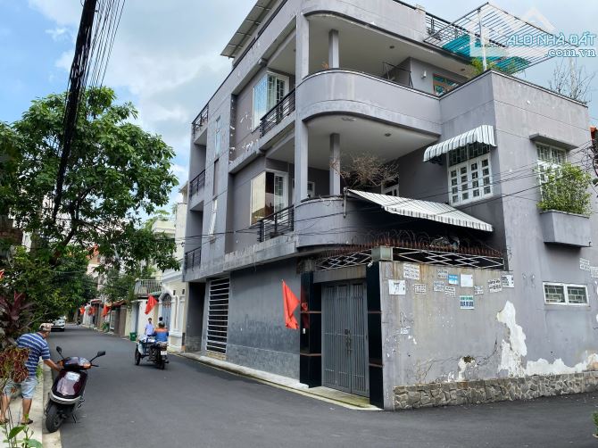 Bán gấp! Nhà góc 2MT Trúc Đường, Thảo Điền, Q2, (DT: 10x11m), 3 Tầng, SHR, Giá 26 tỷ(BL)