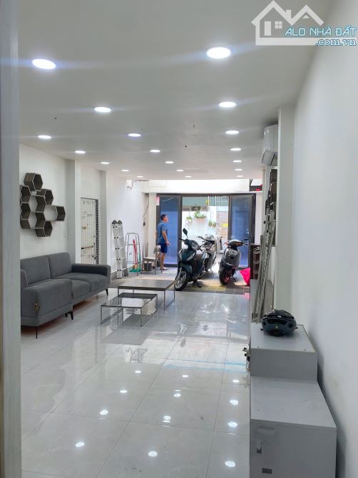 Nhà Nguyễn Xí HXT 4.2x18m Trệt.2L.4P. full ML.Tốt Khối VP.Ở GĐ