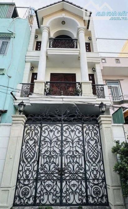 Cô Mai về hưu bán nhà hẻm xe hơi 8m Nguyễn Đình Chiểu, Quận 1. Giá chốt 7 tỷ 570/ 4mx16,8m