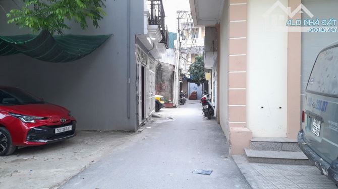 Ô tô đỗ cửa! Bán nhà Văn Phú - Hà Đông, nhà mới thoáng rộng, ngõ nông, đối diện BV CÔNG AN