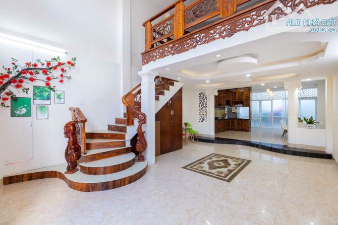 BÁN NHÀ 1 TRỆT 1 LỬNG 2 LẦU HẺM Ô TÔ VÕ THỊ SÁU, GẦN BIỂN BÃI SAU