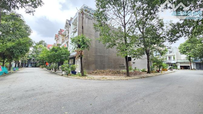Bán lô góc 5.2x15m, đường số 9 KDC Toa Xe p. Dĩ An gần Vincom 550
