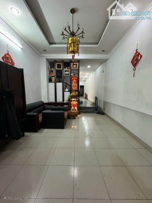 Bán nhà quận 8. Diện tích 4,3m × 19m. 4 tầng 6PN 5WC
