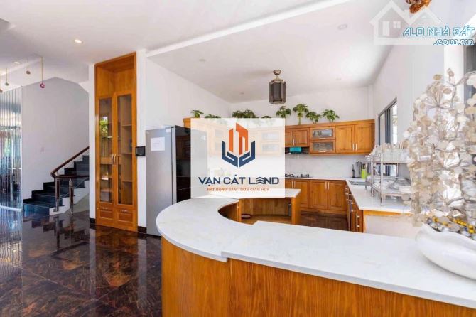 Cần bán biệt thự view biển 1 hầm 1T3L, 6PN, hồ bơi riêng đường Trần Phú - Giá 48 tỷ TL