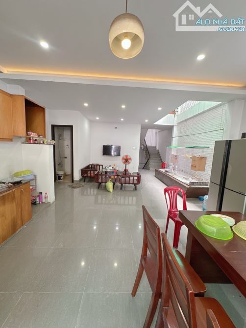 MUA ĐẤT TẶNG NHÀ ĐẸP  - XE HƠI NGỦ TRONG NHÀ- 85m2 -PHAN HUY ÍCH- NHỈNH NHẸ 9 tỷ