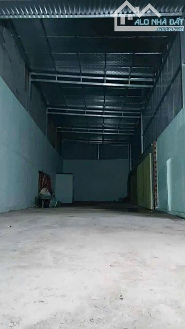 CHO THUÊ KHO ĐẸP GÓC 2 MẶT TIỀN Đường Võ Văn Hát, L Trường, Quận 9 Diện tích: 5,5 x 25=