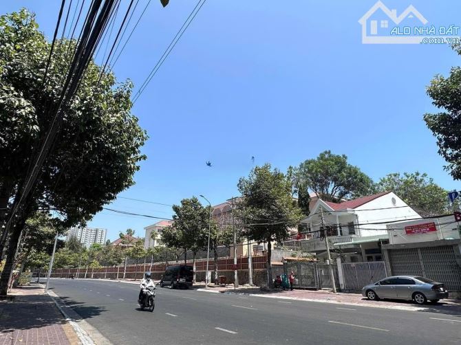 BÁN NHÀ CẤP 4 MẶT TIỀN VÕ THỊ SÁU