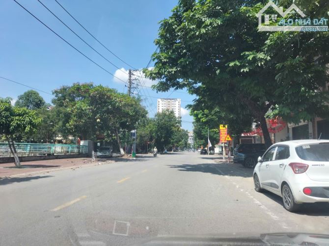 🏢BÁN NHÀ 5 TẦNG MẶT ĐƯỜNG HỒ NGỌC LÂN, YNA, KINH BẮC VIEW HỒ MT 4.5M DT 90M2 GIÁ 17.5 TỶ