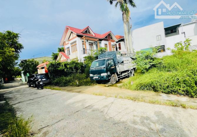 Đất nền mặt tiền Hoàng Trọng Mậu thông Phạm Văn Đồng