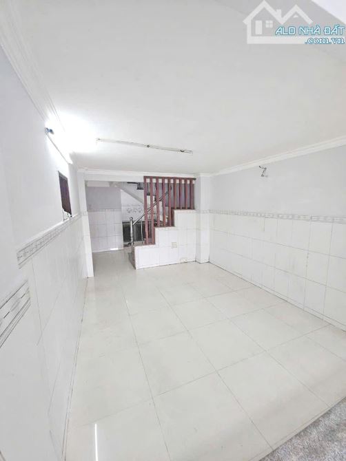 Bán nhà 2 lầu mặt tiền kinh doanh đường Hưng Phú P.8 Quận 8