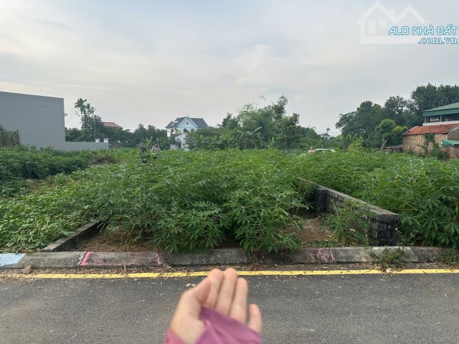 83m Hai Mặt Thoáng Tại Sen Trì Trung Tâm Xã gần Công Nghệ Cao Hoà Lạc