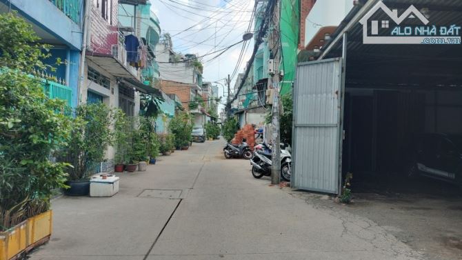 Giảm 100 tỷ so với giá chào - lô đất cực lớn full thổ cư - Quận 11