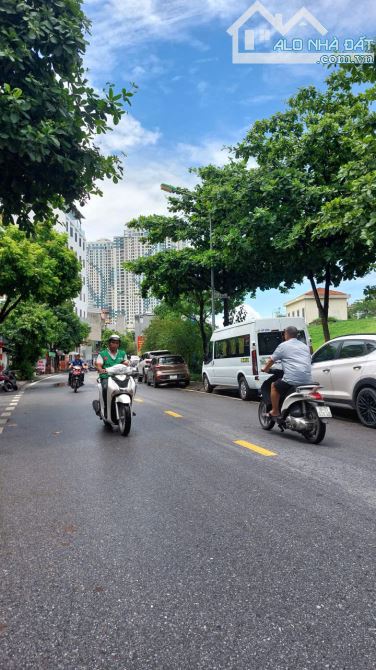 Bán đất phố Ngọc Thụy 130m2, mặt tiền siêu đẹp, ô tô ngõ thông, gần cầu Chương Dương