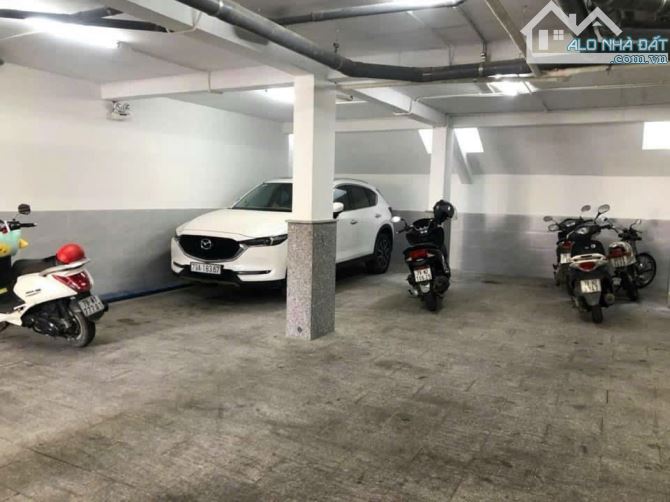 Tòa căn hộ đang kinh doanh chỉ 35tỷ thu nhập 180tr hàng tháng dt 230m ngang 10m