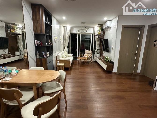 HIẾM- Bán căn chung cư Samsora- Vạn Phúc– Hà Đông, 81m 2PN giá 5.4tỷ, full đồ