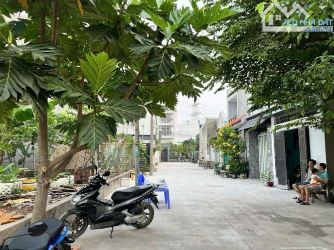Bán đất Full Thổ Cư đường THẠNH LỘC 19, phường THẠNH LỘC,Q12,dt 232,2m²(9,4x25).Hẻm 6m